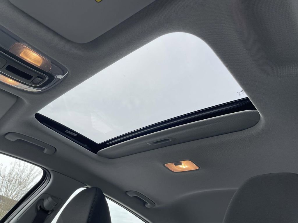 Certified 2025 Hyundai Elantra SEL image 9