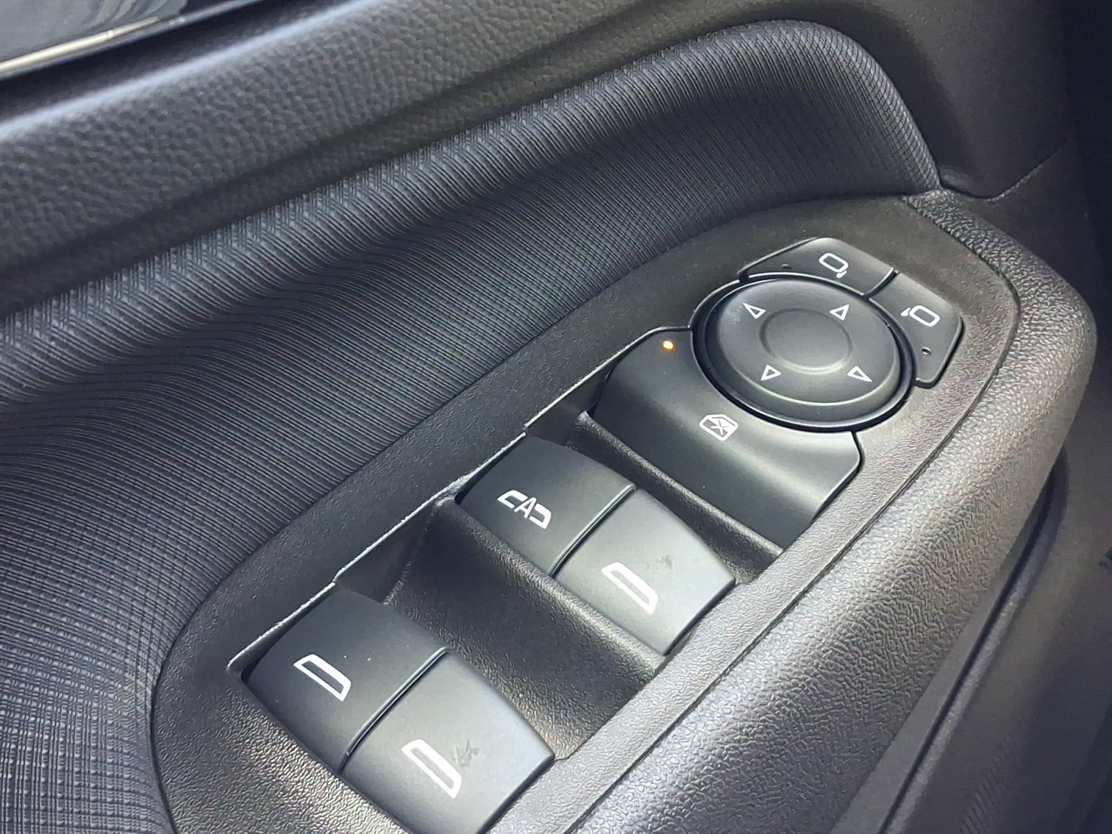 Used 2024 Chevrolet Equinox RS AWD/4WD image 13
