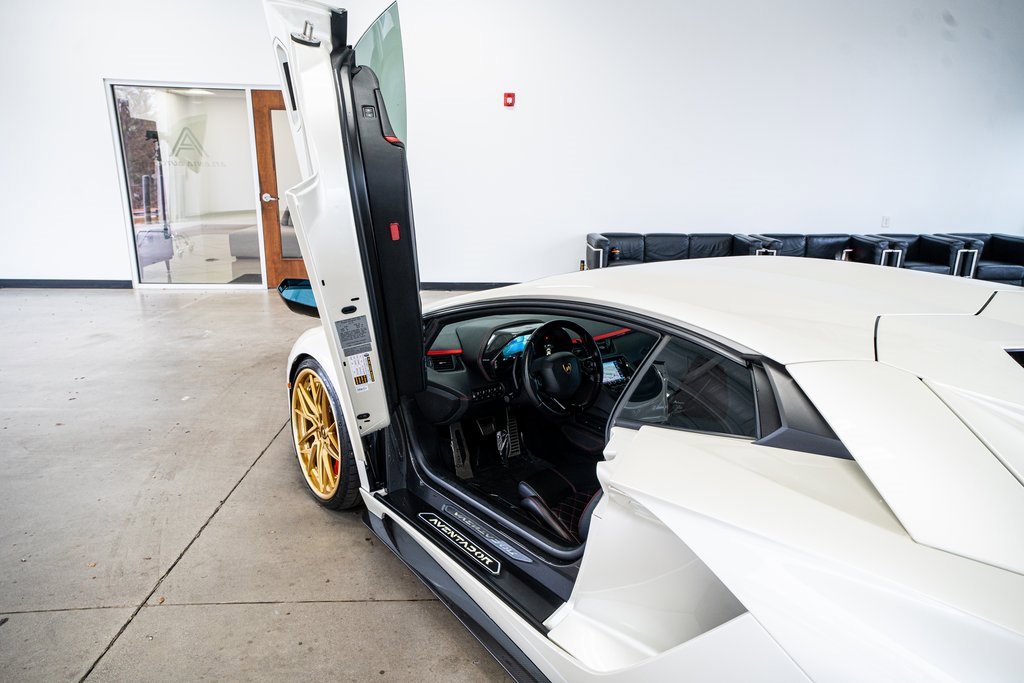 Used 2017 Lamborghini Aventador S image 38