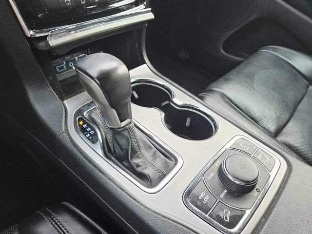 Used 2020 Jeep Grand Cherokee Overland AWD/4WD image 28