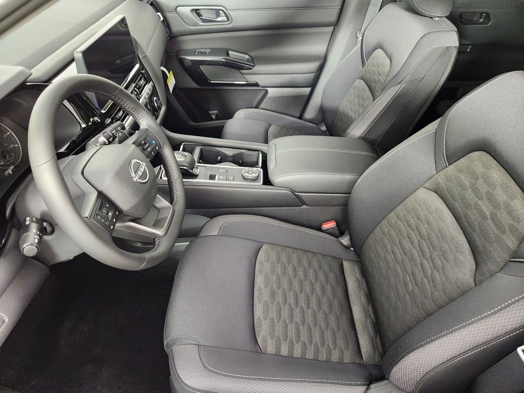 New 2026 Nissan Pathfinder SV image 10