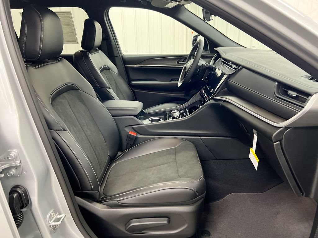 New 2026 Jeep Grand Cherokee L 4WD image 22