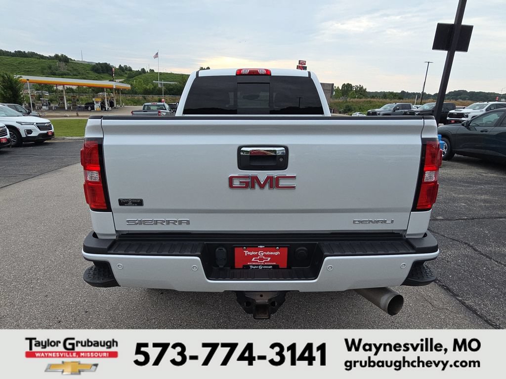 Used 2018 GMC Sierra 2500 Denali w/ Duramax Plus Package AWD/4WD image 7