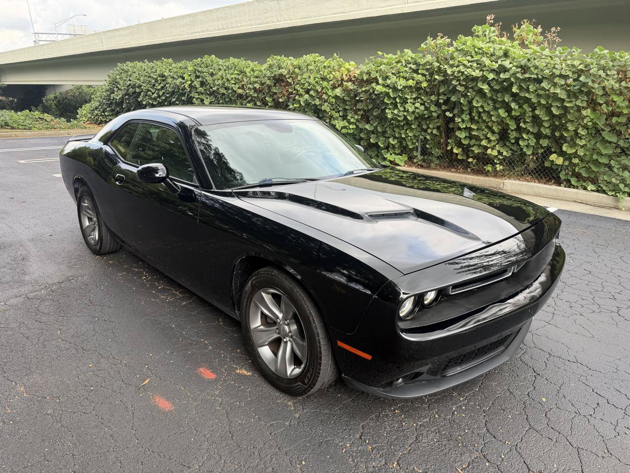 Used 2018 Dodge Challenger SXT RWD image 3
