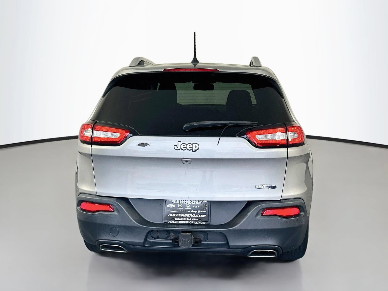 Used 2015 Jeep Cherokee Latitude w/ Cold Weather Group FWD image 6