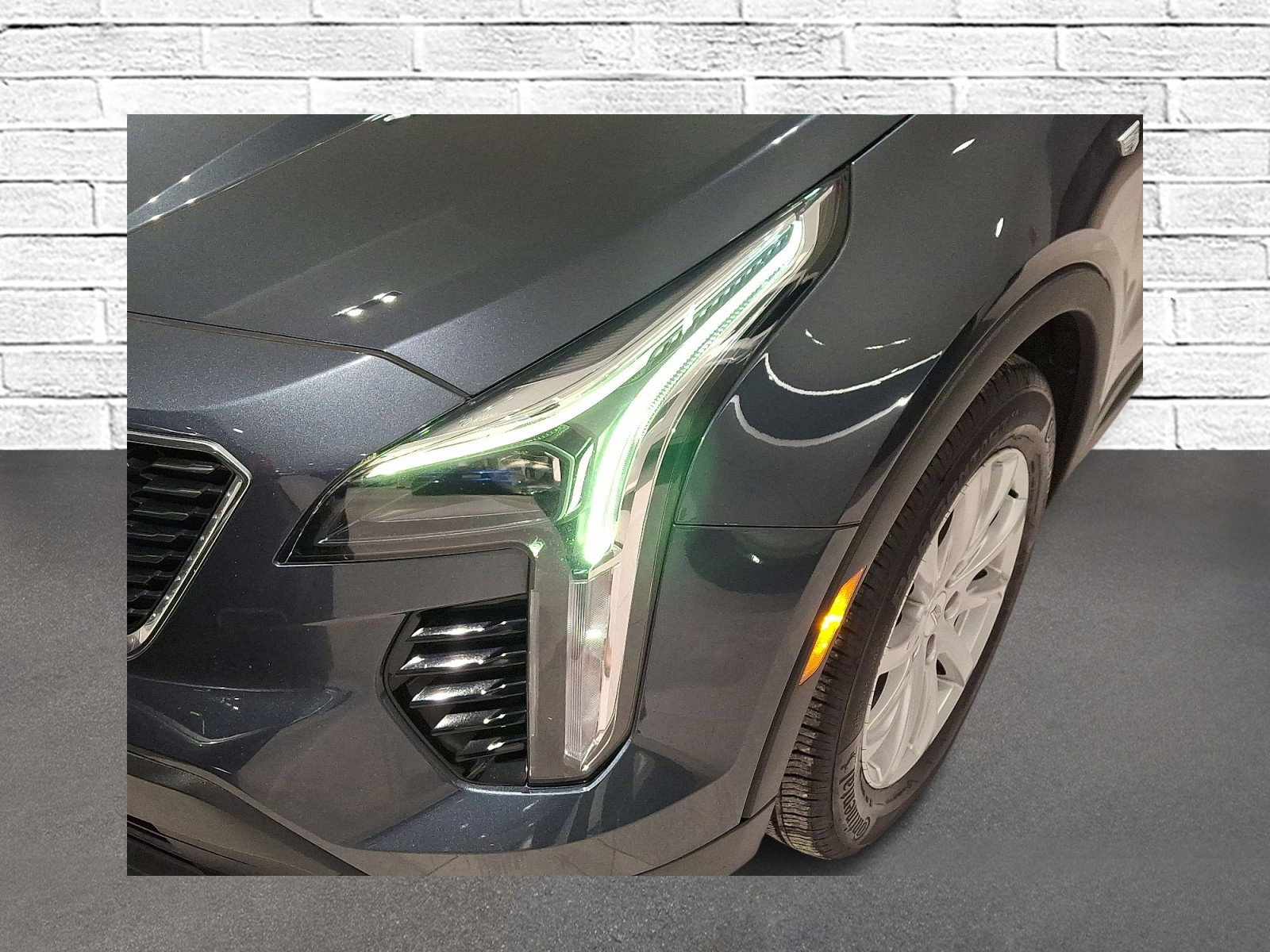 Used 2021 Cadillac XT4 Luxury w/ Cold Weather Package image 8