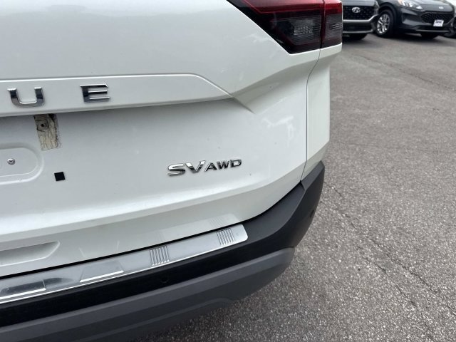 Used 2023 Nissan Rogue SV AWD/4WD image 7