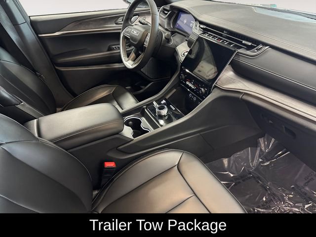 Used 2024 Jeep Grand Cherokee Limited w/ Trailer Tow Package AWD/4WD image 4