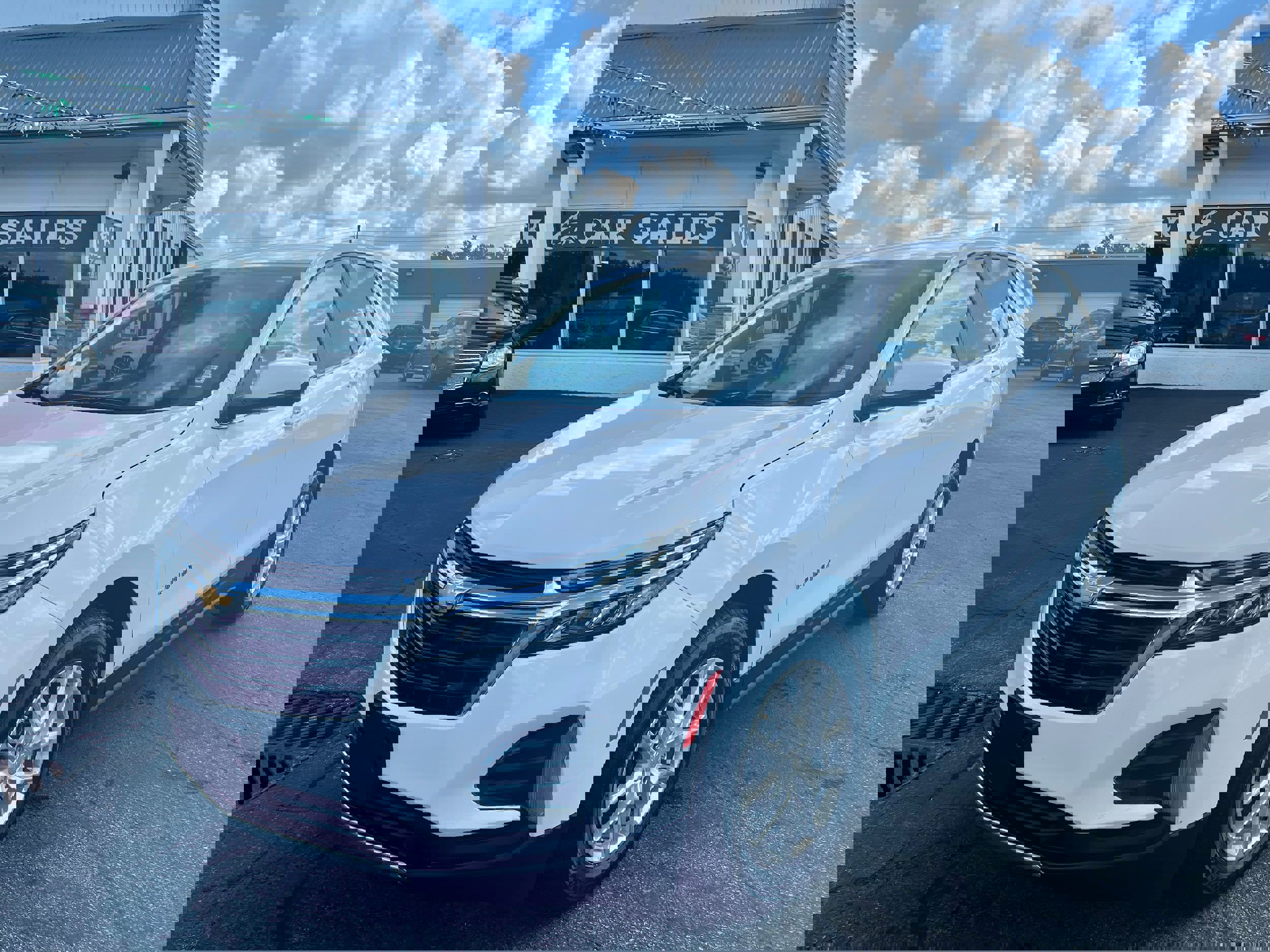 Used 2022 Chevrolet Equinox LT image 1