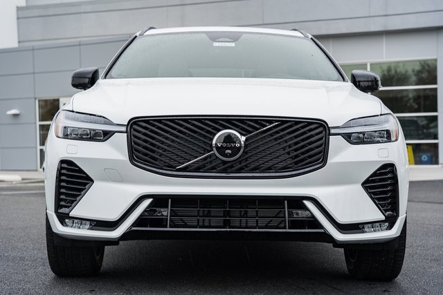 New 2026 Volvo XC60 B5 Plus w/ Protection Package Premier image 2