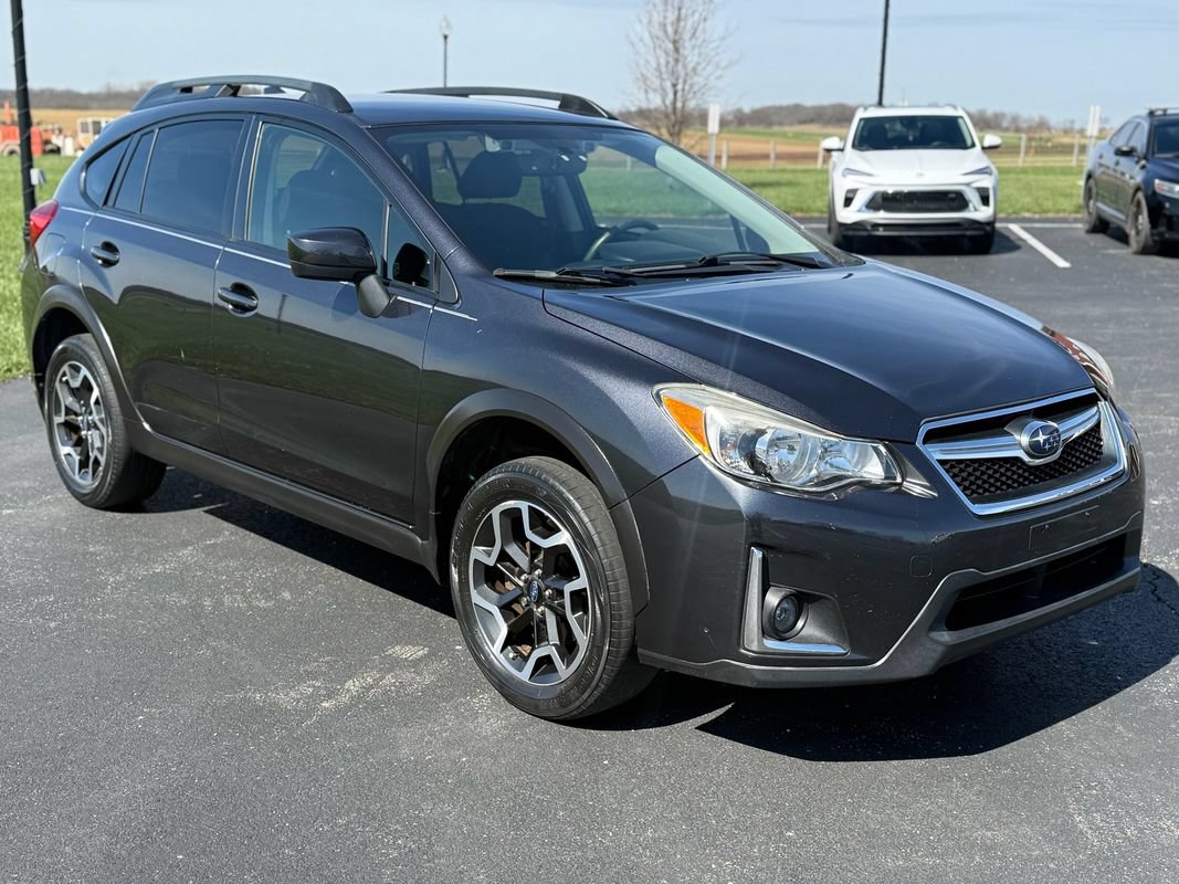 Used 2017 Subaru Crosstrek 2.0i Premium AWD/4WD image 3