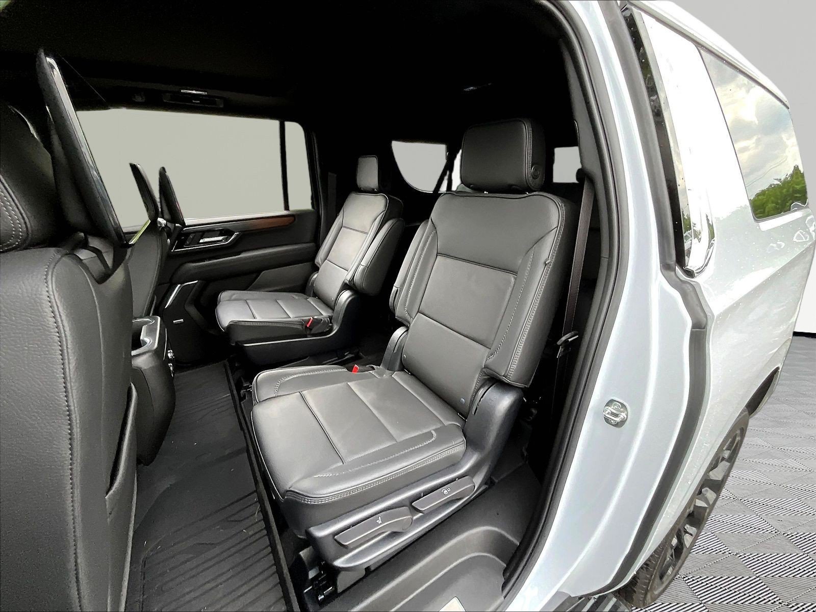 New 2026 GMC Yukon XL Denali w/ Denali Reserve Package AWD/4WD image 18
