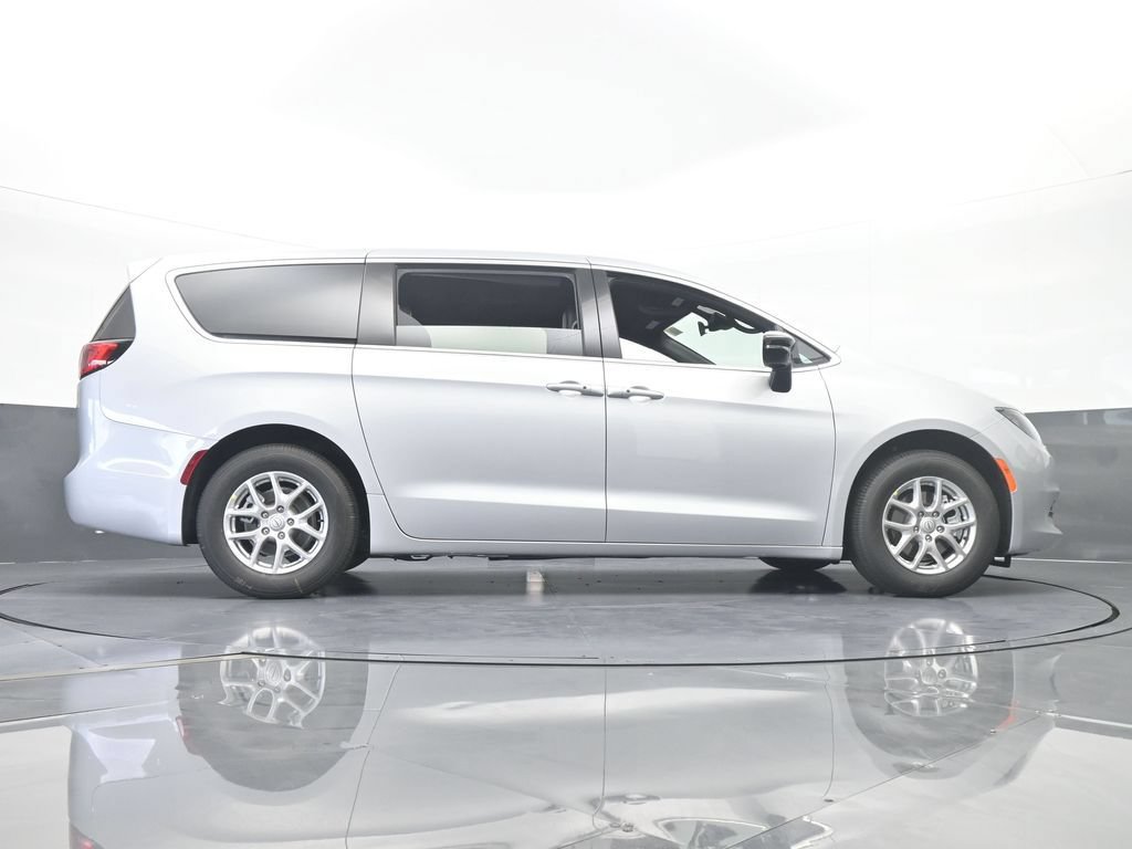 New 2026 Chrysler Voyager LX FWD image 58