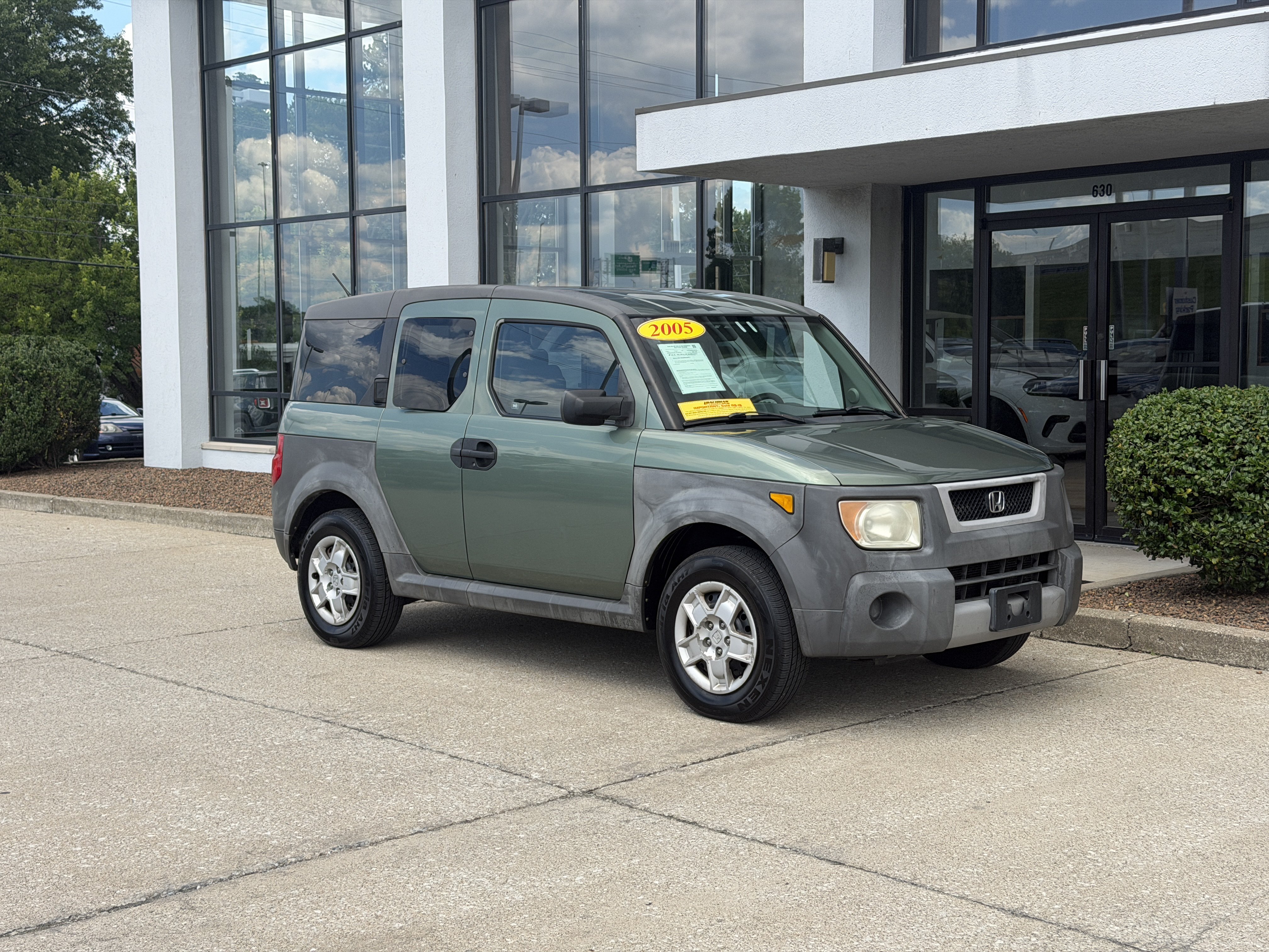 Used 2005 Honda Element LX image 2