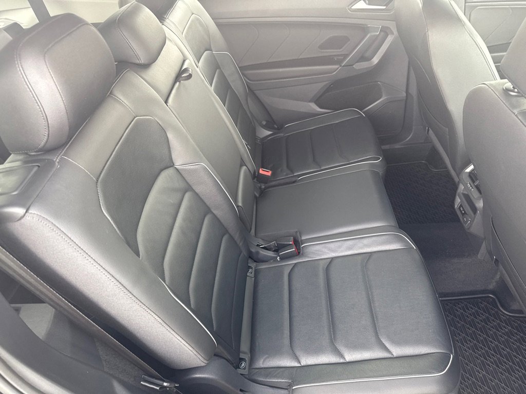 Used 2019 Volkswagen Tiguan SEL Premium image 18