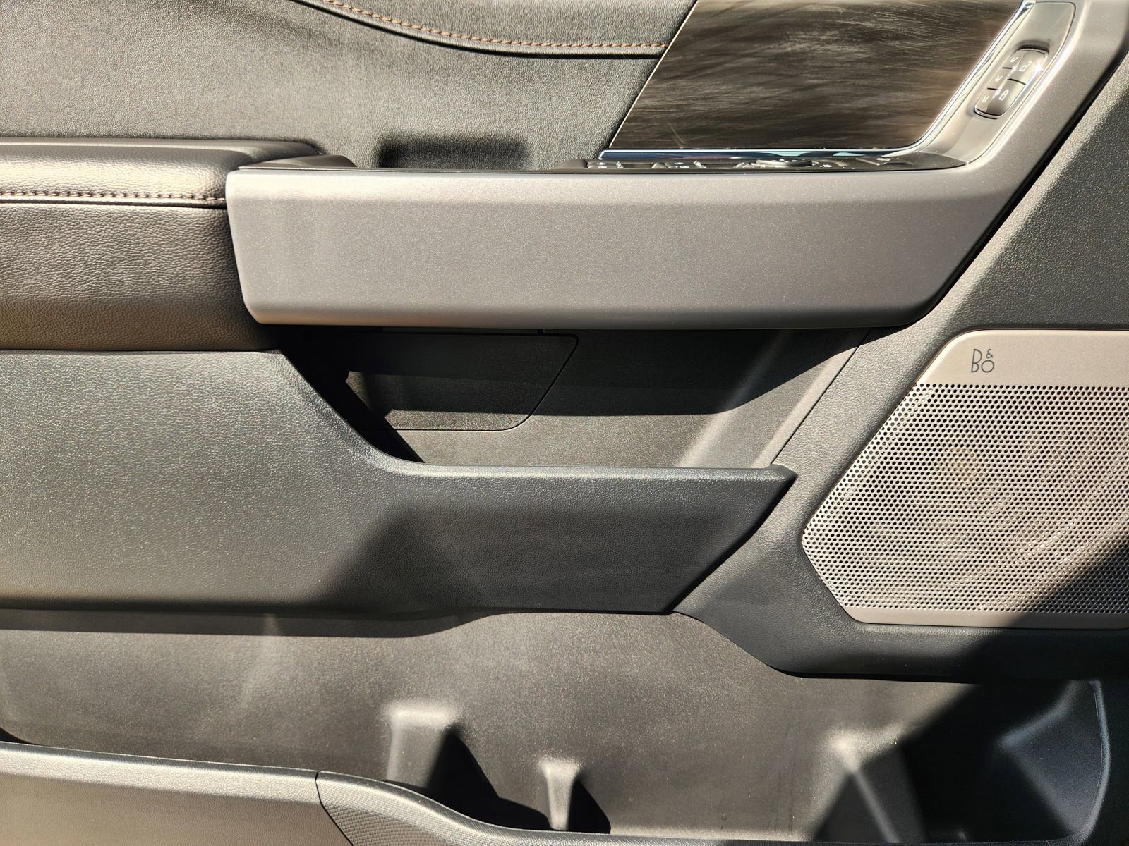 New 2025 Ford F150 Lariat w/ Equipment Group 502A High image 21