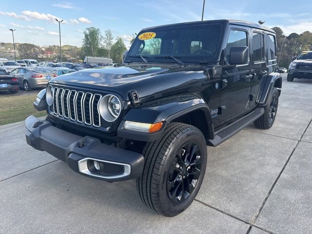 Used 2025 Jeep Wrangler Unlimited Sahara w/ Safety Group AWD/4WD image 3
