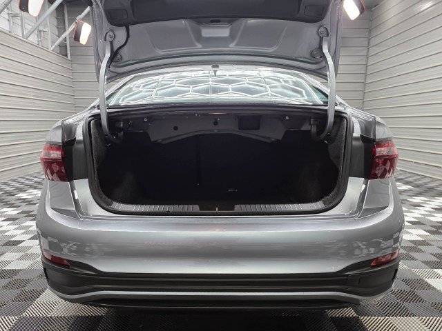 Used 2022 Volkswagen Jetta SE FWD image 37