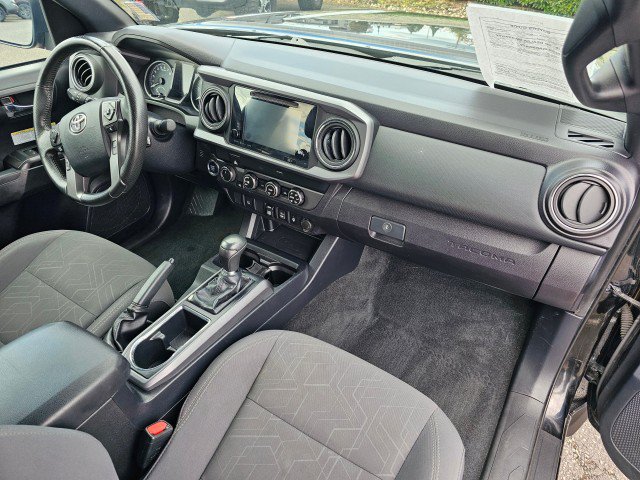 Used 2019 Toyota Tacoma TRD Off-Road AWD/4WD image 11