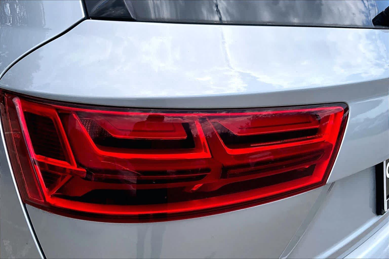 Used 2018 Audi Q7 3.0T Prestige AWD/4WD image 28