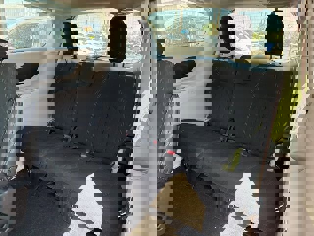 Used 2022 Chrysler Voyager LX image 13