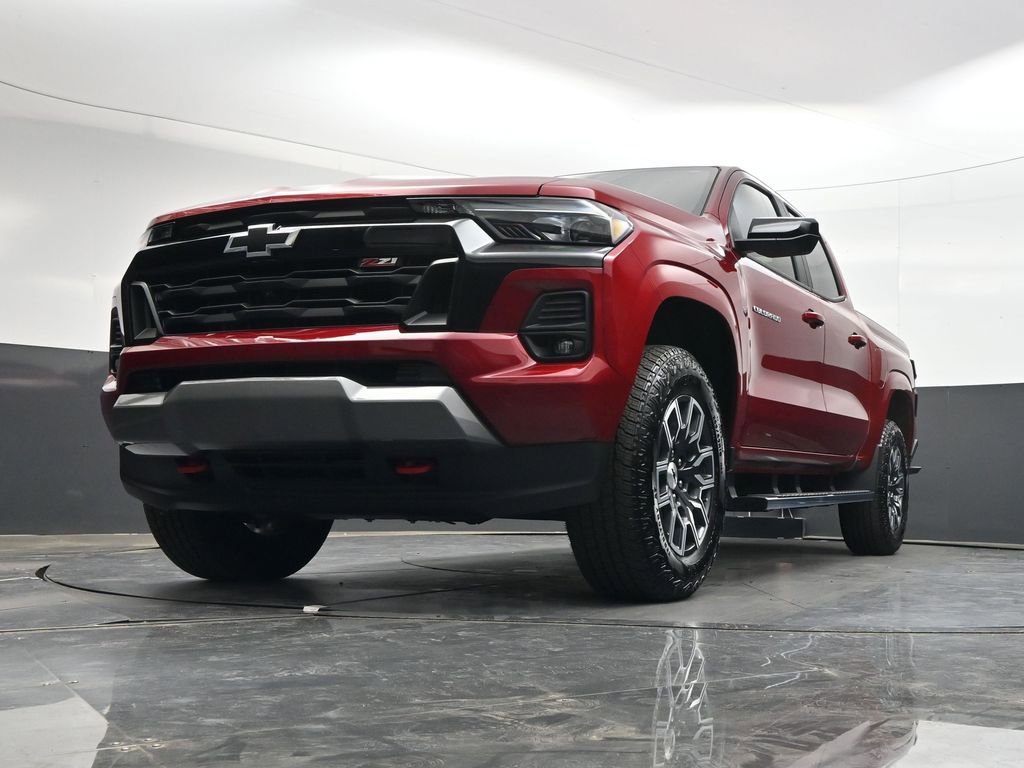Used 2026 Chevrolet Colorado Z71 w/ Technology Package AWD/4WD image 24