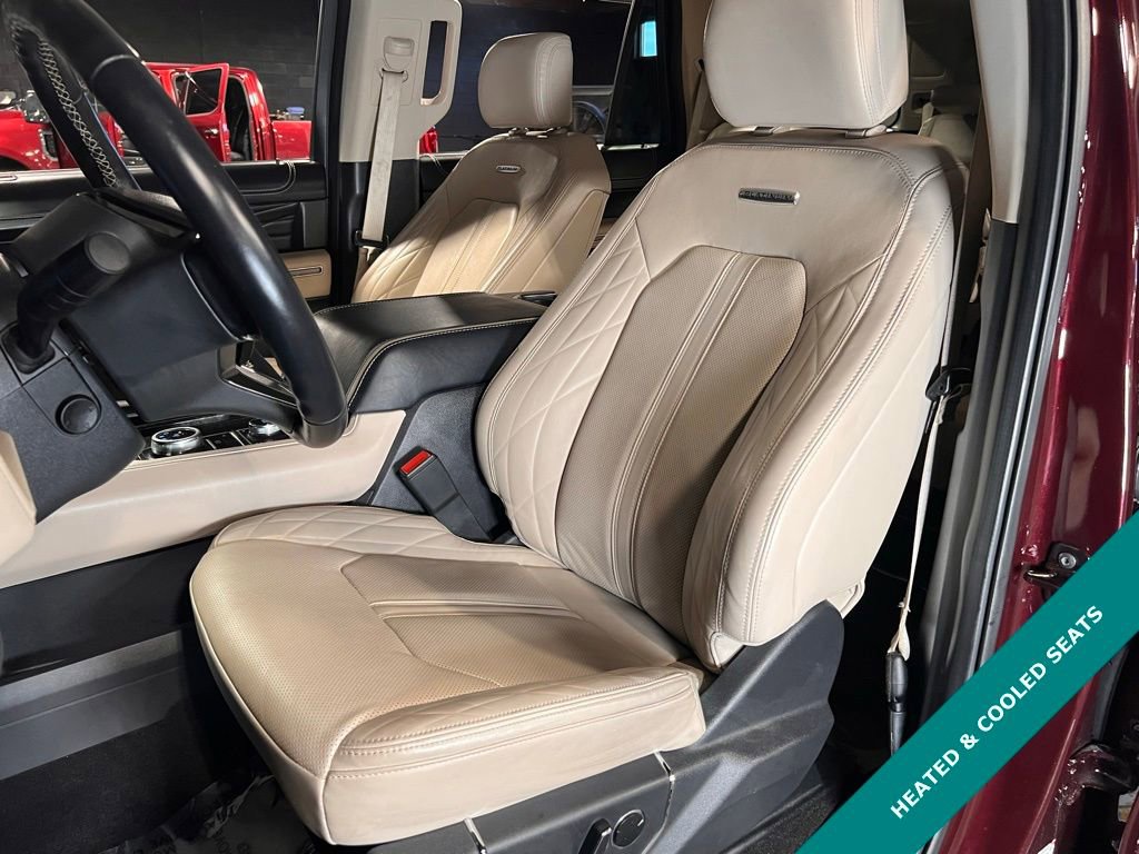 Used 2023 Ford Expedition Platinum image 3