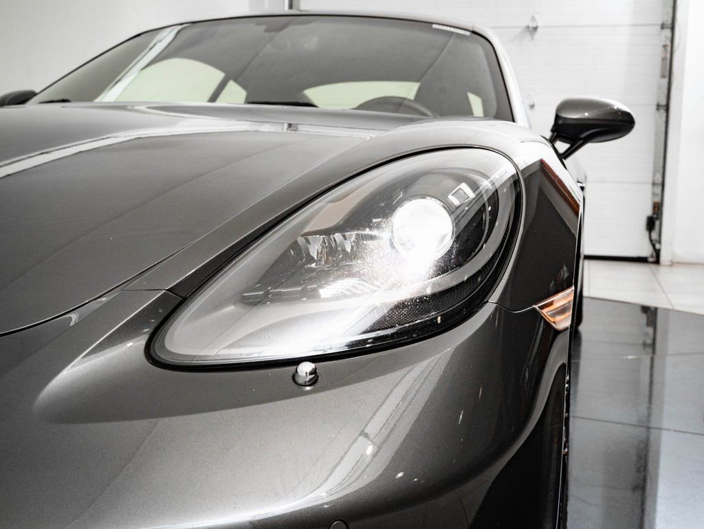 Used 2018 Porsche 718 Cayman S image 11