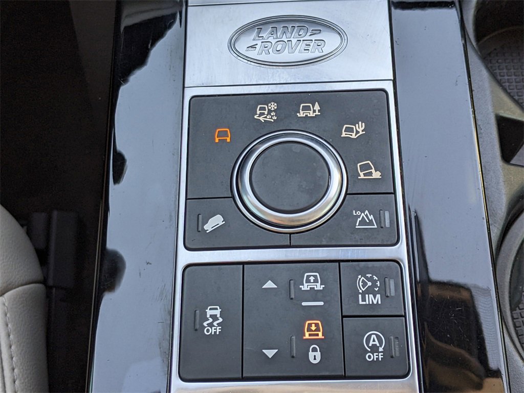 Used 2017 Land Rover Discovery HSE image 47