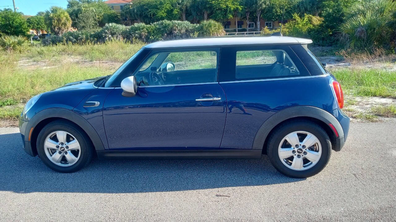 Used 2015 MINI Cooper 2-Door Hardtop image 9