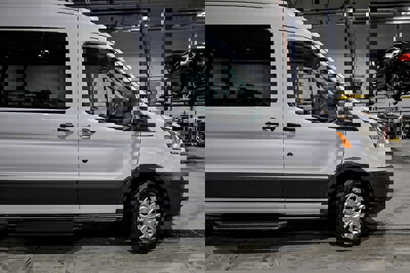 Used 2019 Ford Transit 150 XLT image 4