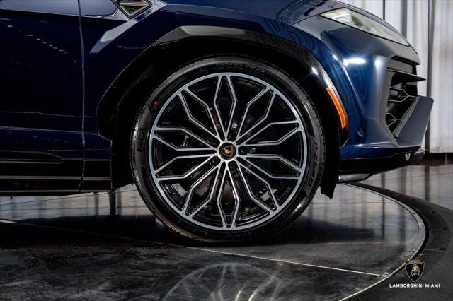 Used 2025 Lamborghini Urus SE image 18