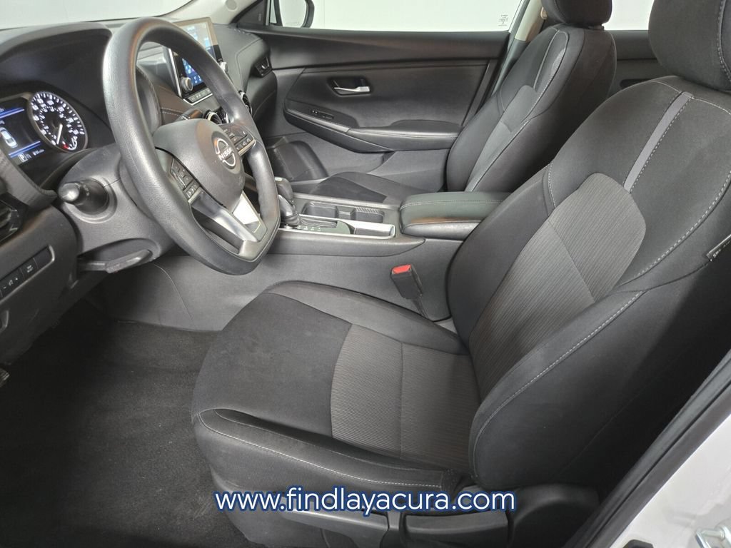 Used 2024 Nissan Sentra SV FWD image 12