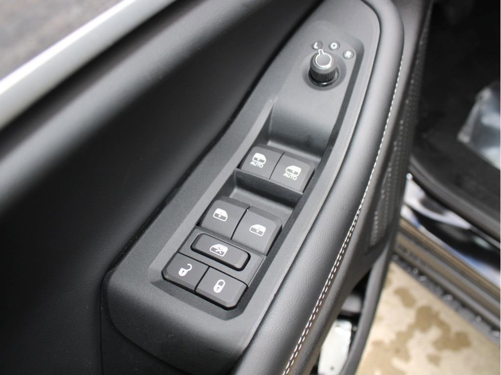 New 2025 Jeep Grand Cherokee Limited w/ Trailer Tow Package image 10