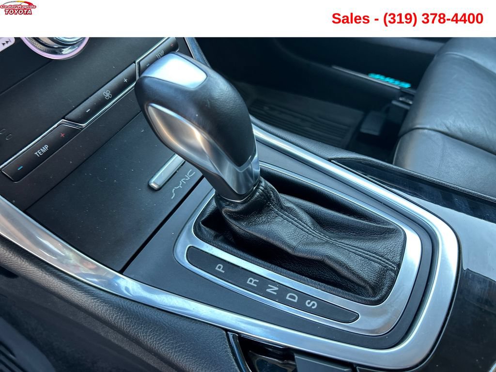 Used 2017 Ford Edge Titanium w/ Technology Package FWD image 21
