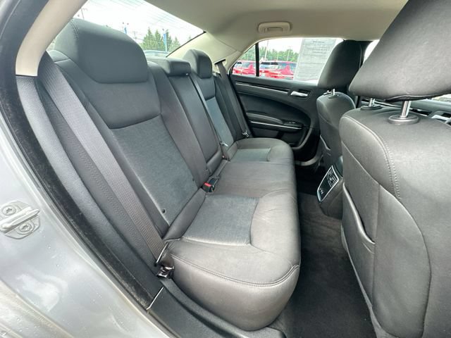 Used 2023 Chrysler 300 Touring w/ Sport Appearance Package RWD image 29