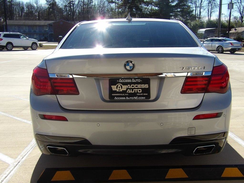 Used 2015 BMW 750Li RWD image 4