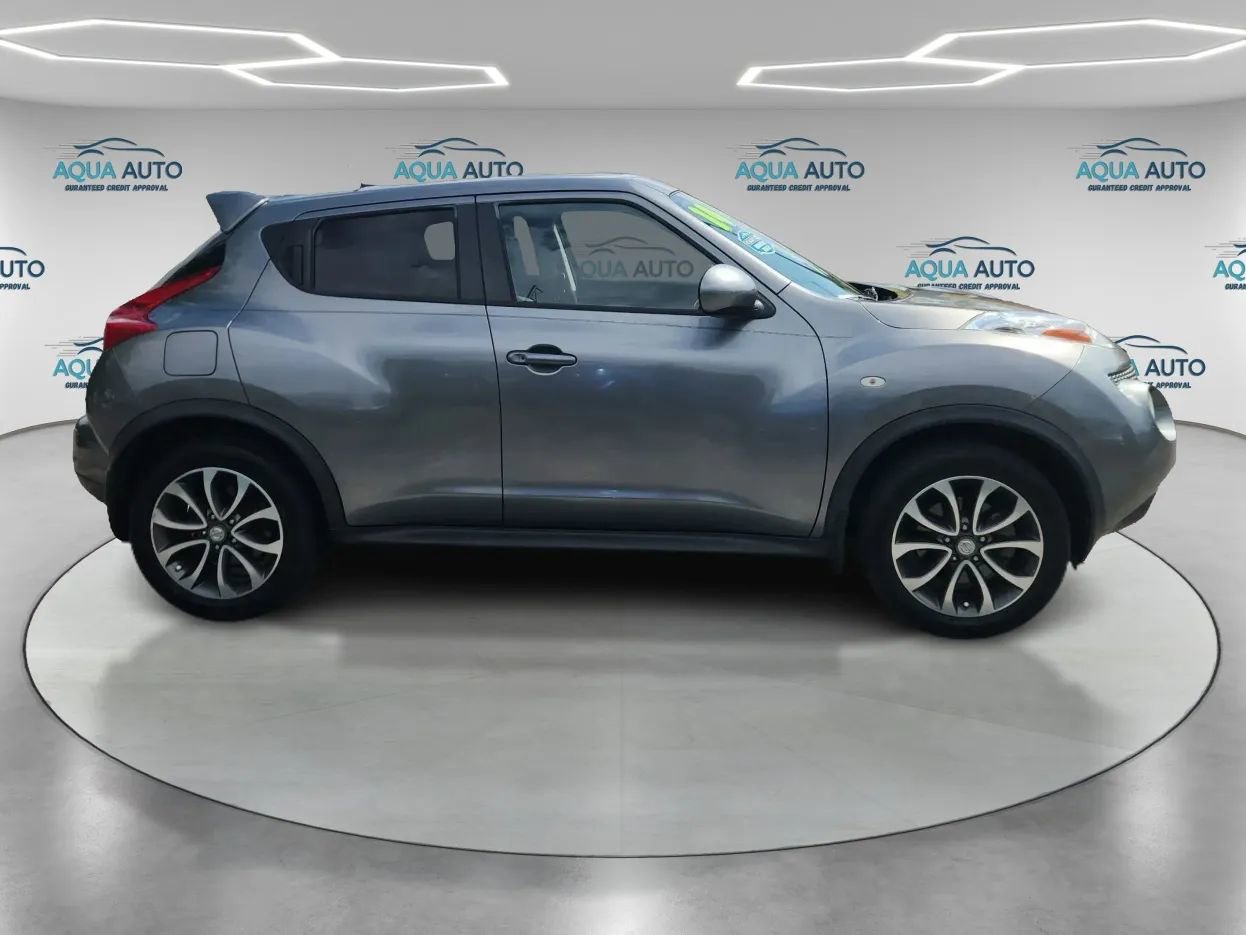 Used 2014 Nissan Juke SL w/ Sport Package FWD image 4