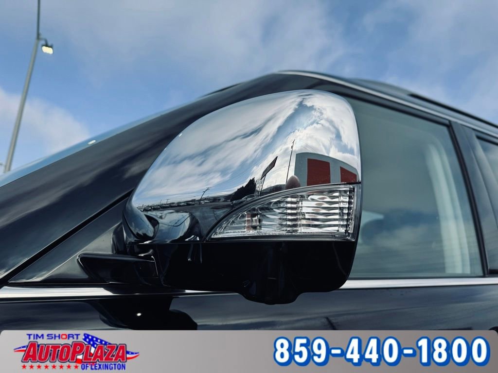 Used 2024 Nissan Armada Platinum w/ Captain's Chairs Package image 18