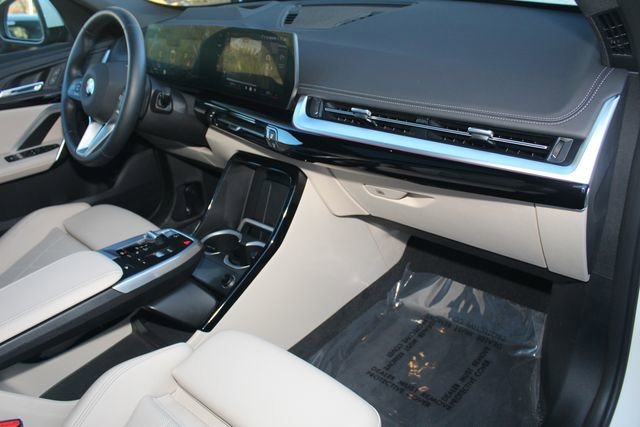 Used 2025 BMW X1 xDrive28i w/ Technology Package image 26