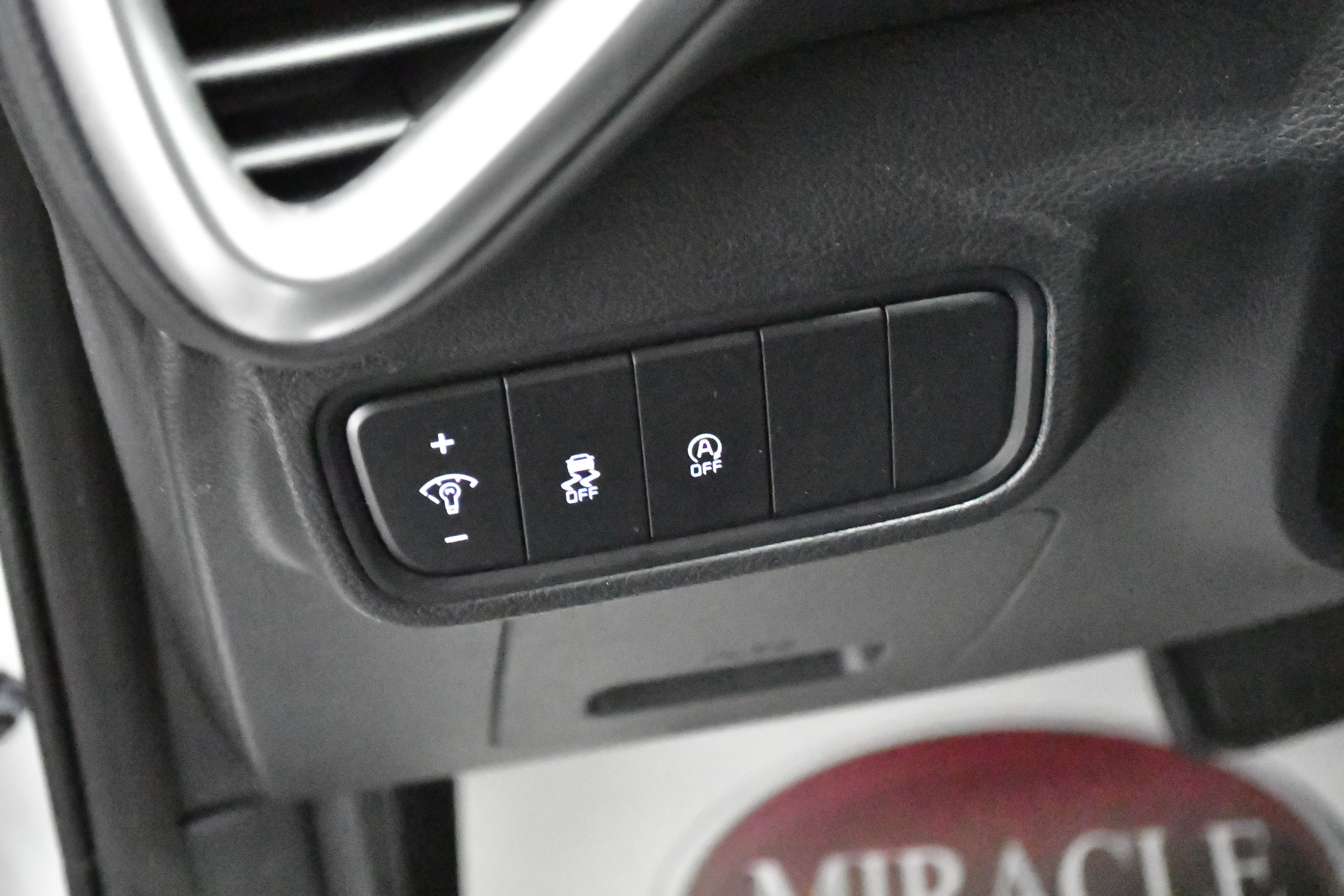 Used 2025 Kia Soul LX w/ LX Technology Package FWD image 14