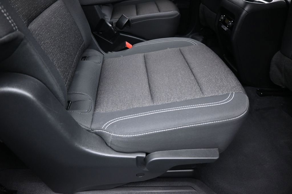 Used 2025 Chevrolet Traverse LT FWD image 39