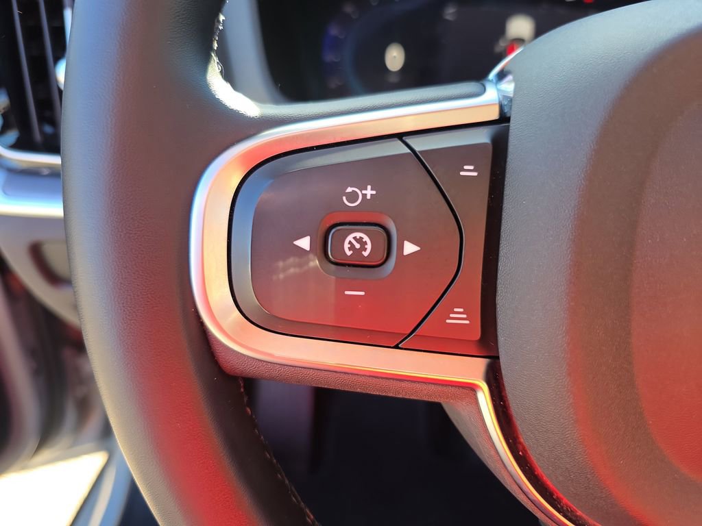 Certified 2024 Volvo S60 B5 Core image 27