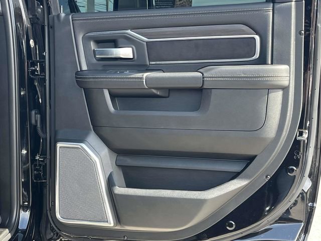 Used 2025 RAM 3500 Laramie AWD/4WD image 23