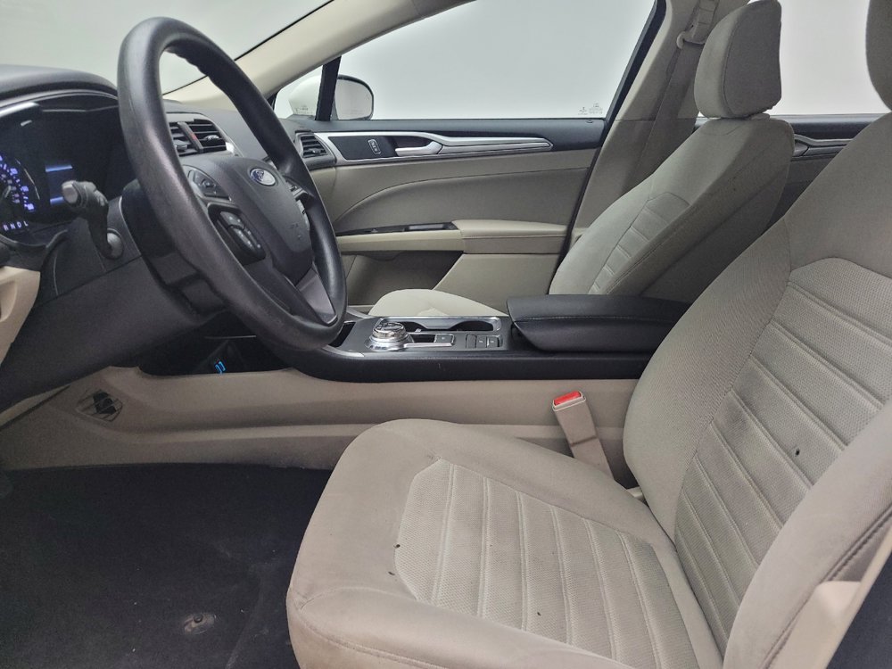 Used 2020 Ford Fusion SE FWD image 17
