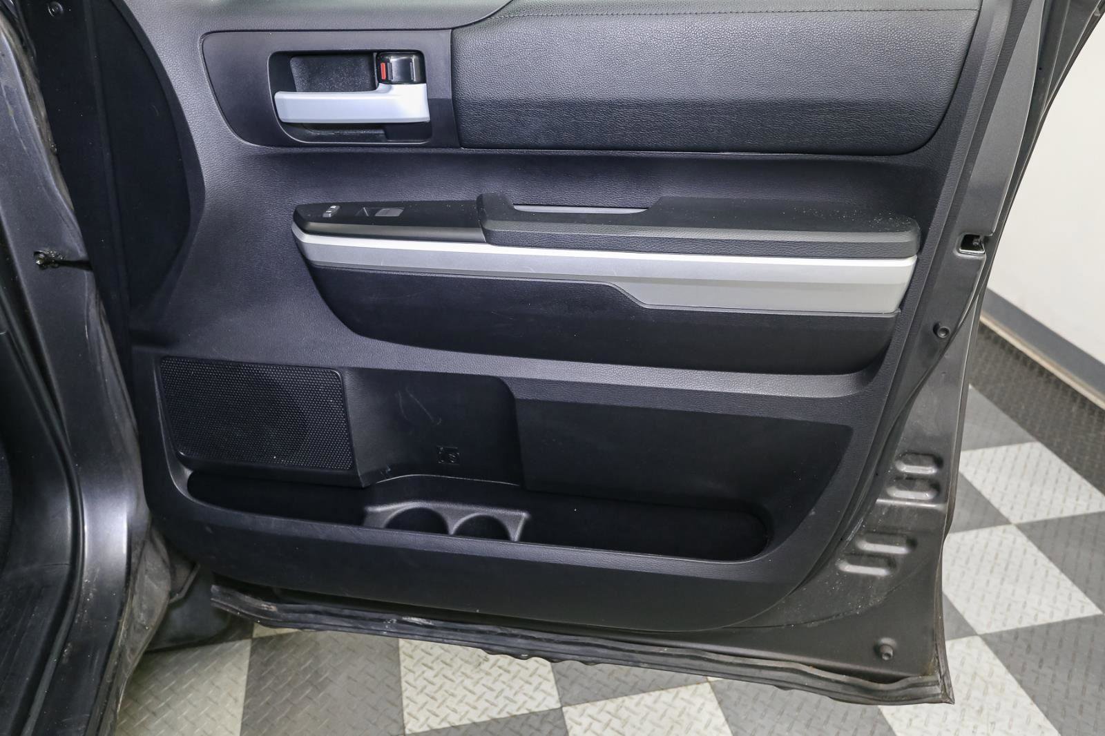 Used 2016 Toyota Tundra SR5 image 18