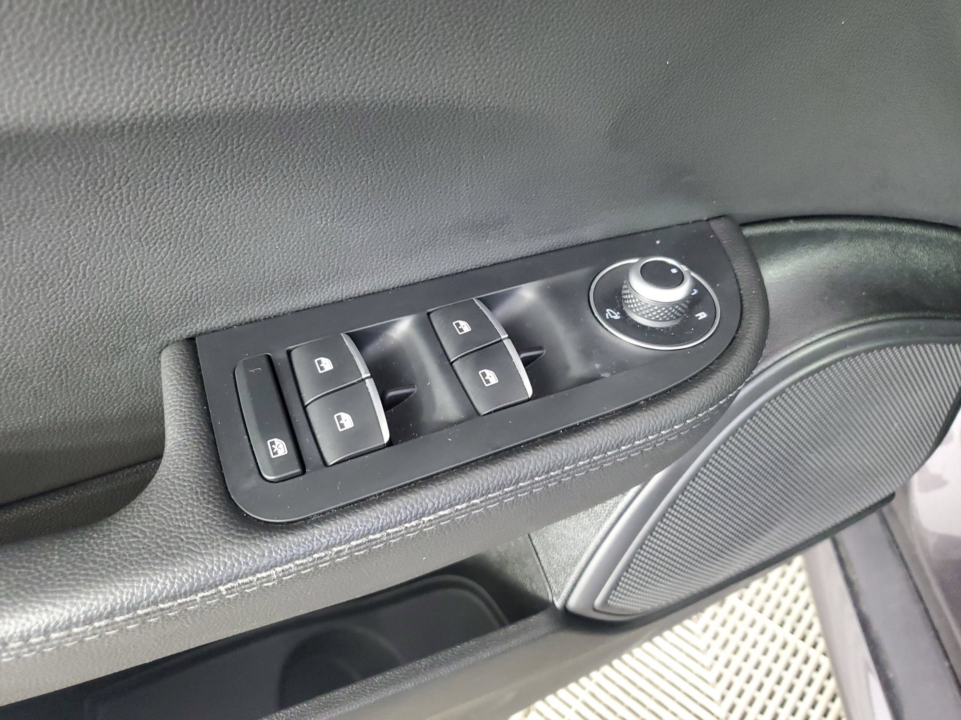 Used 2024 Alfa Romeo Giulia Ti w/ Active Assist Plus Package AWD/4WD image 31