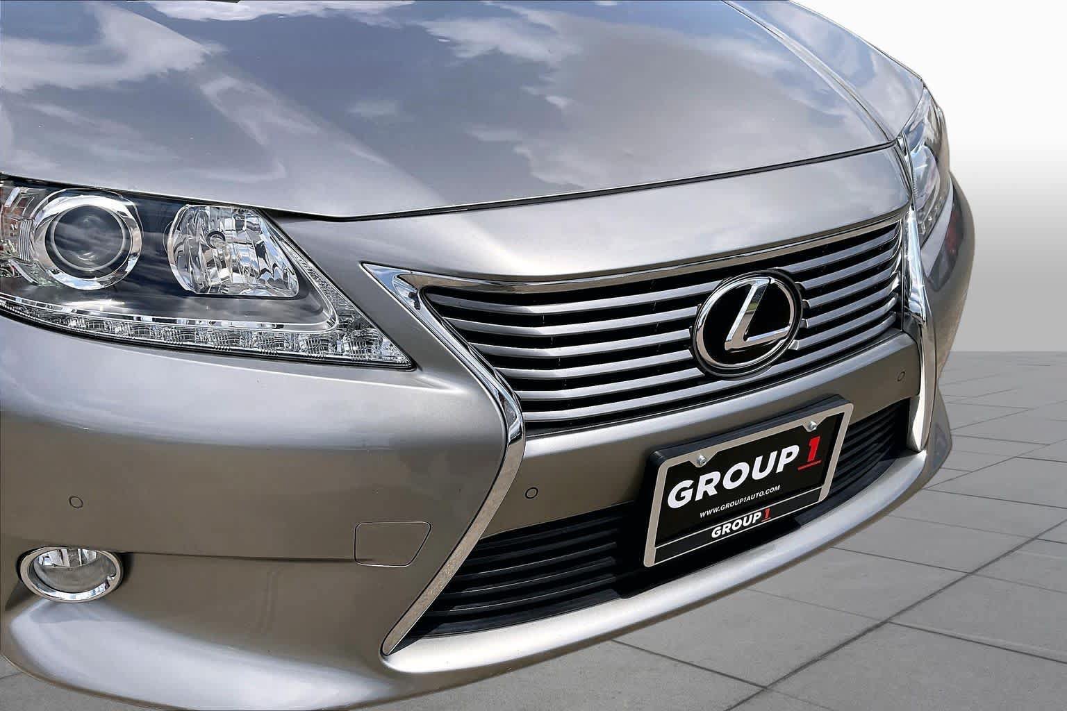 Used 2015 Lexus ES 350 w/ Premium Package FWD image 27