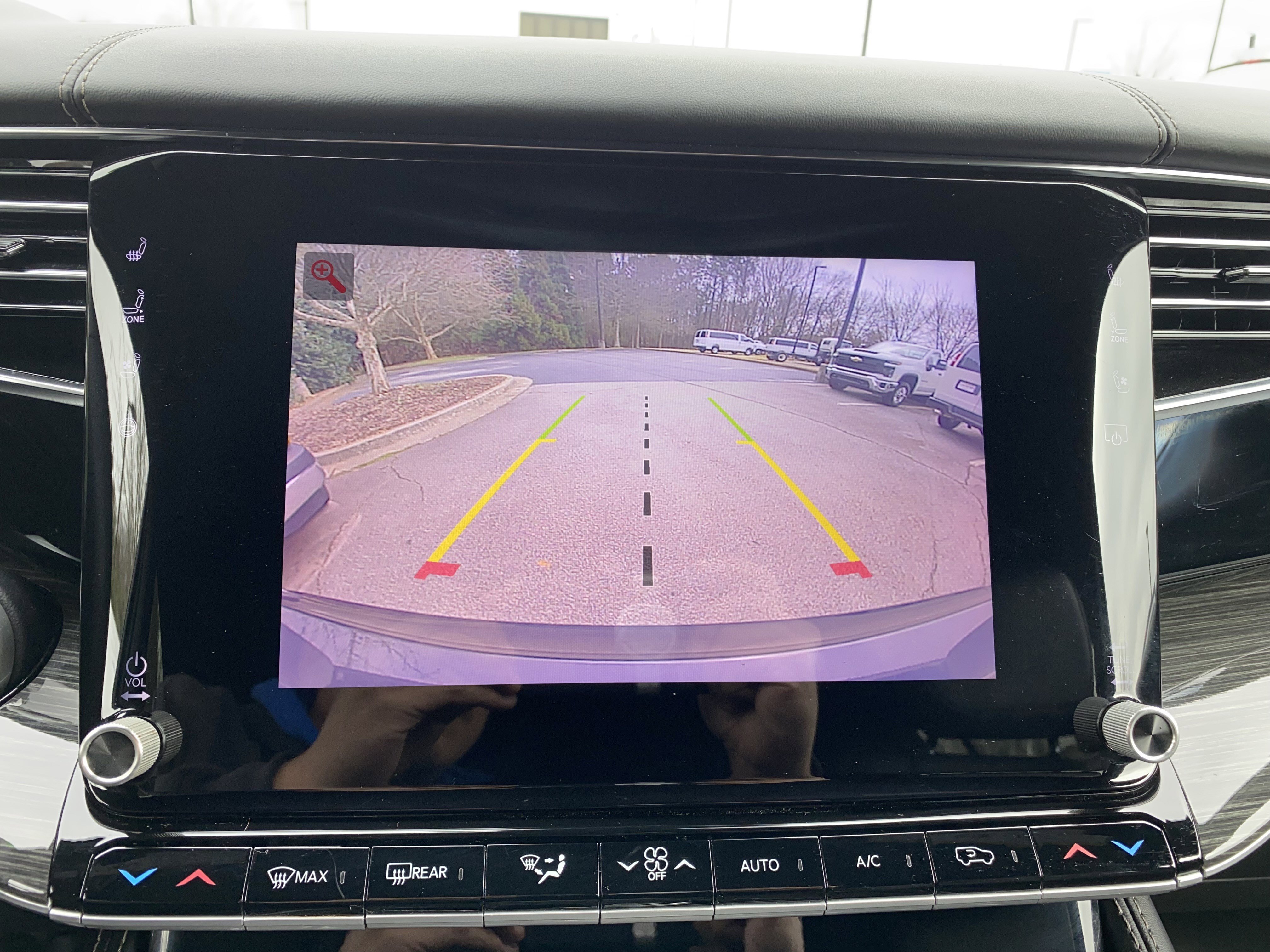 Used 2022 Jeep Wagoneer Series III w/ Premium Group I image 27