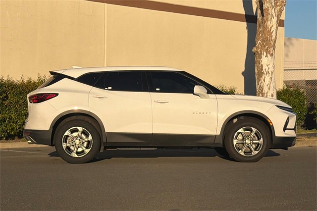 Used 2024 Chevrolet Blazer LT image 3